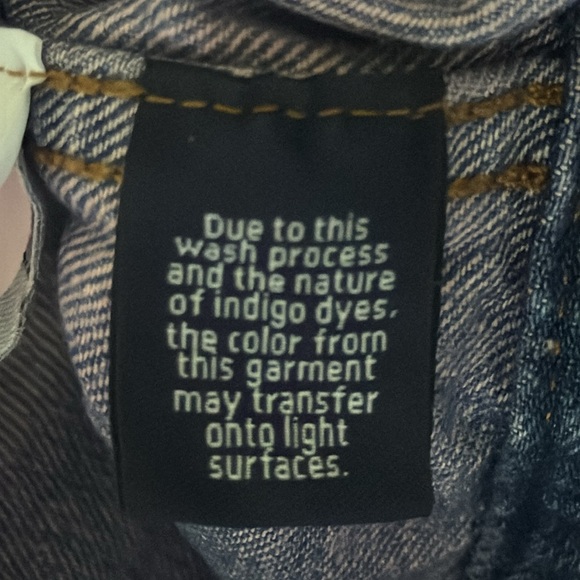 Madewell oversized distressed jean jacket with a pink undertone Sz S - Picture 7 of 9